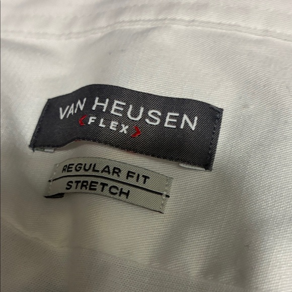 Van Heusen Men's Classic White Button Down Shirt - Picture 3 of 4